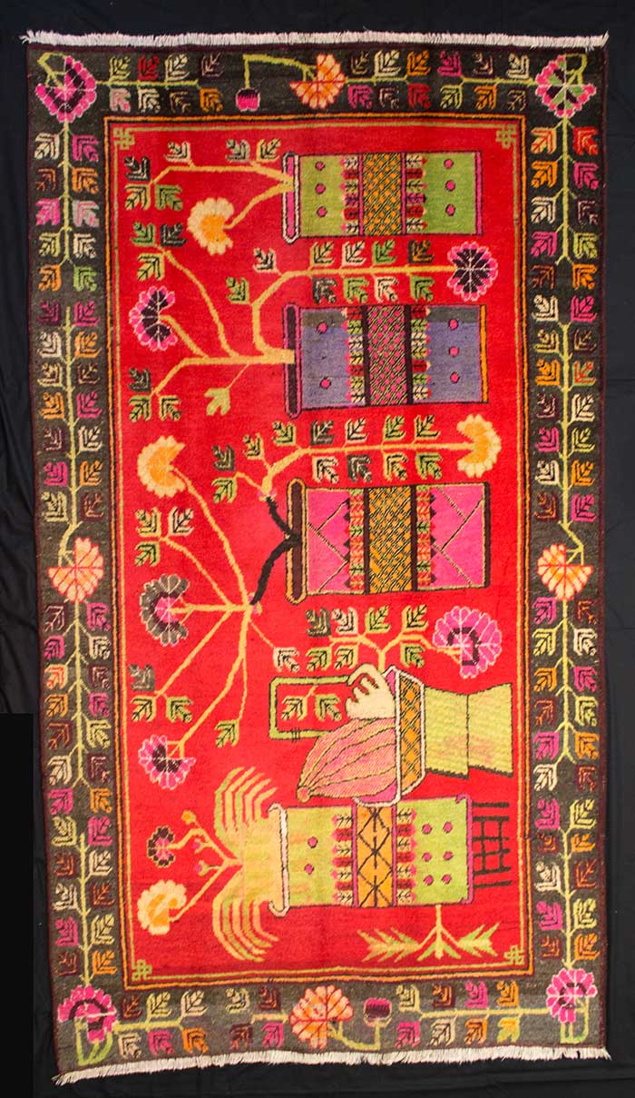 Tappeto cinese di vecchia manifattura. Oasi di Khotan, regione del Xingjan. Misura: 248×140 Codice: 12ad