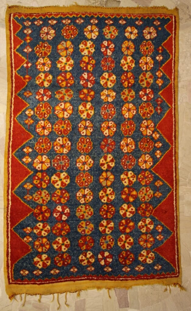 Tappeto etnico berbero di vecchia manifattura Misure: 190x120 cm. Codice: 1356