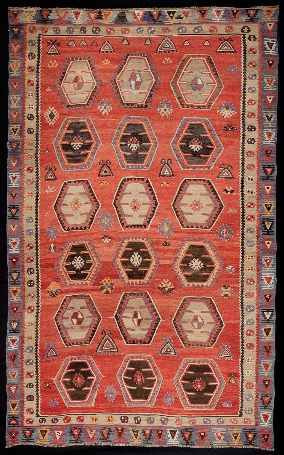 Tappeto Kilim antico Sarkisla di metà ‘900 di vecchia manifattura e di annodatura molto fine Misura 350×216 cod 3207