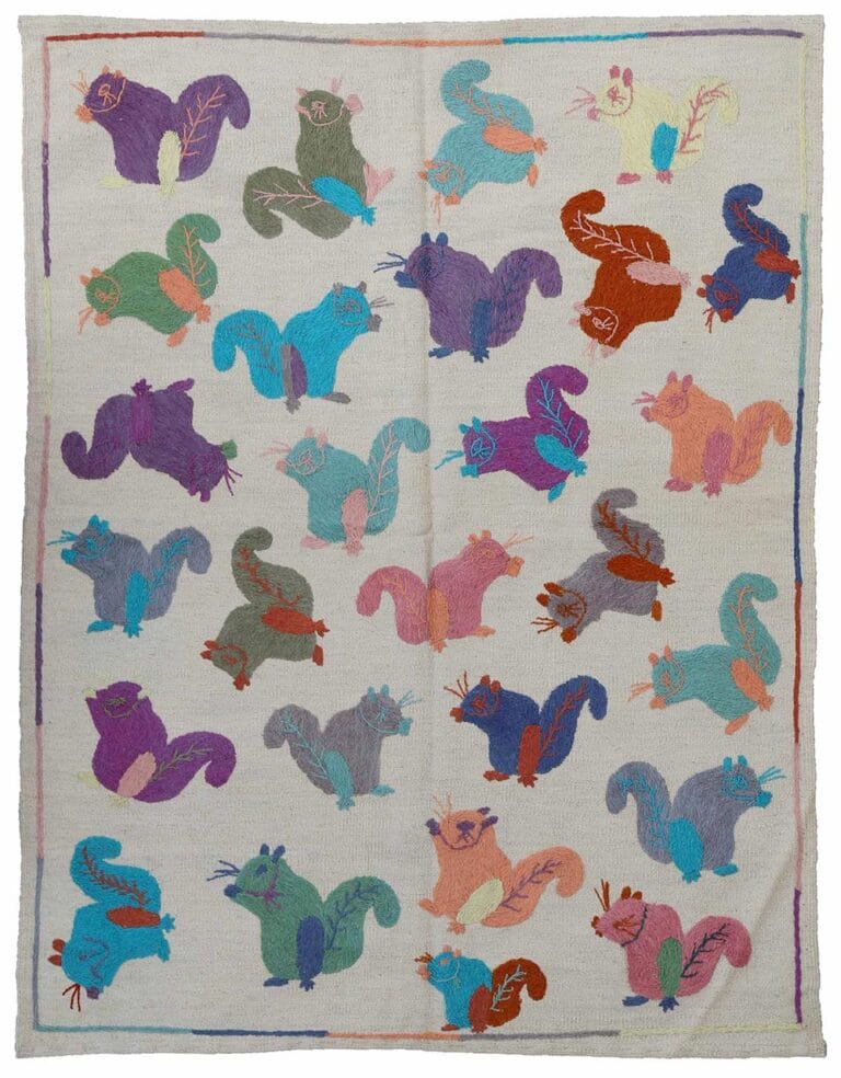 Kilım annodato a mano con disegni colorati di scoiattoli, dimensioni 170x121 cm