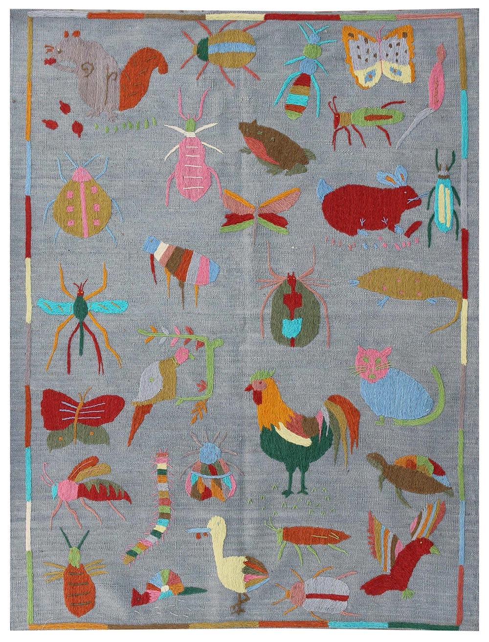 Kilım annodato a mano con disegni colorati di animali e insetti, dimensioni 170x132 cm