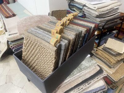 Campioni di stuoie presso la Galleria Rosecarpets a Milano.