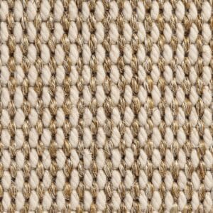 Primo piano di un tessuto beige e marrone con fili spessi e intrecciati in un motivo a super-loop, che mostra fibre naturali - probabilmente un tappeto boucle o un tappeto lana sisal - ideale per un tappeto o un tappeto elegante.